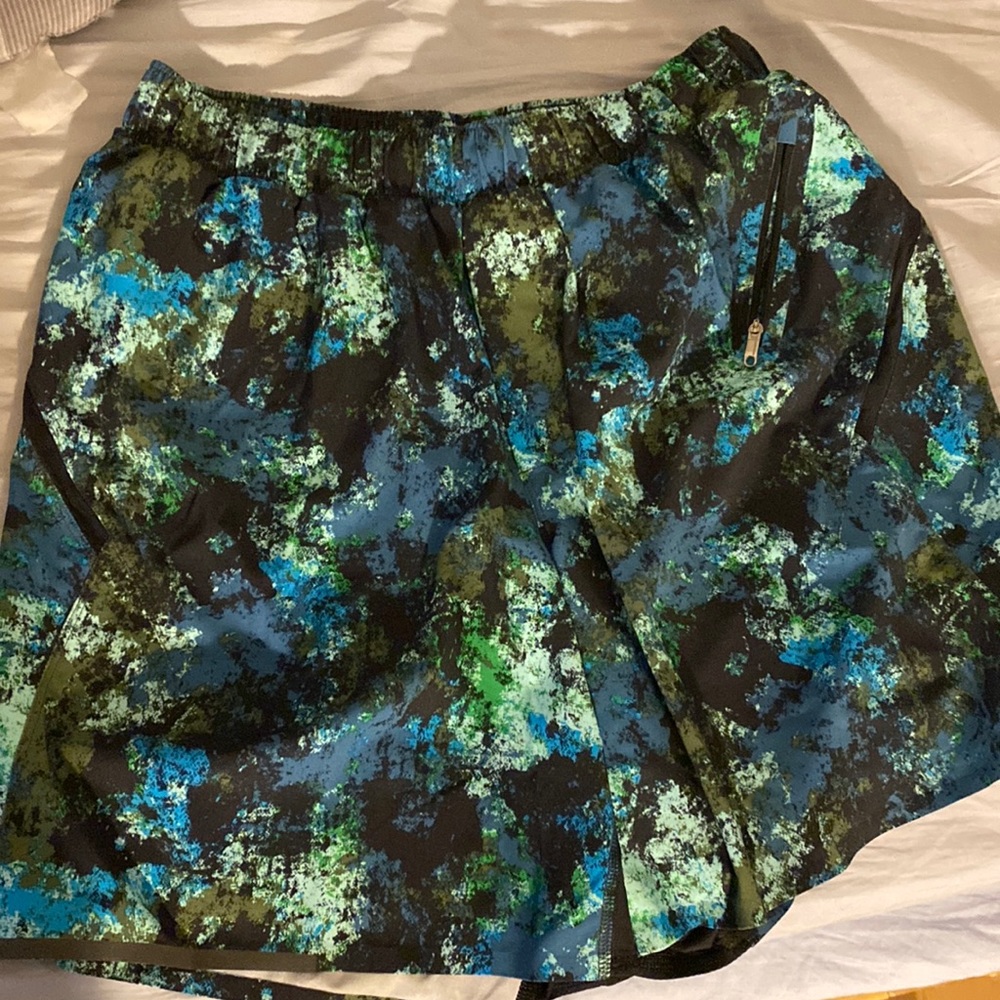 Lululemon Men’s Surge 7”-Lined Shorts - M